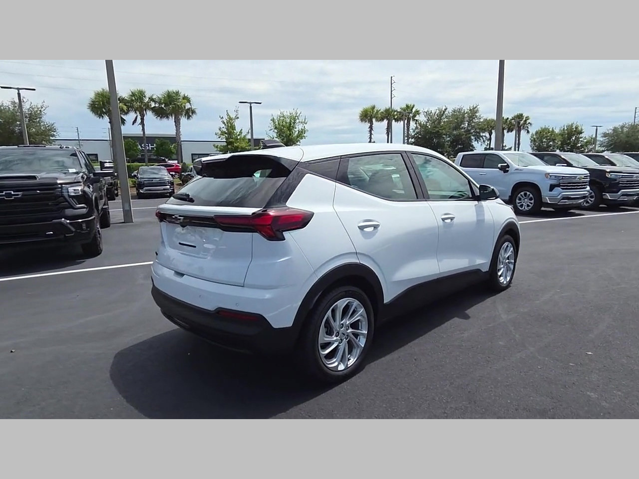 New 2027 Chevrolet Bolt LT w/ Comfort Package FWD image 19