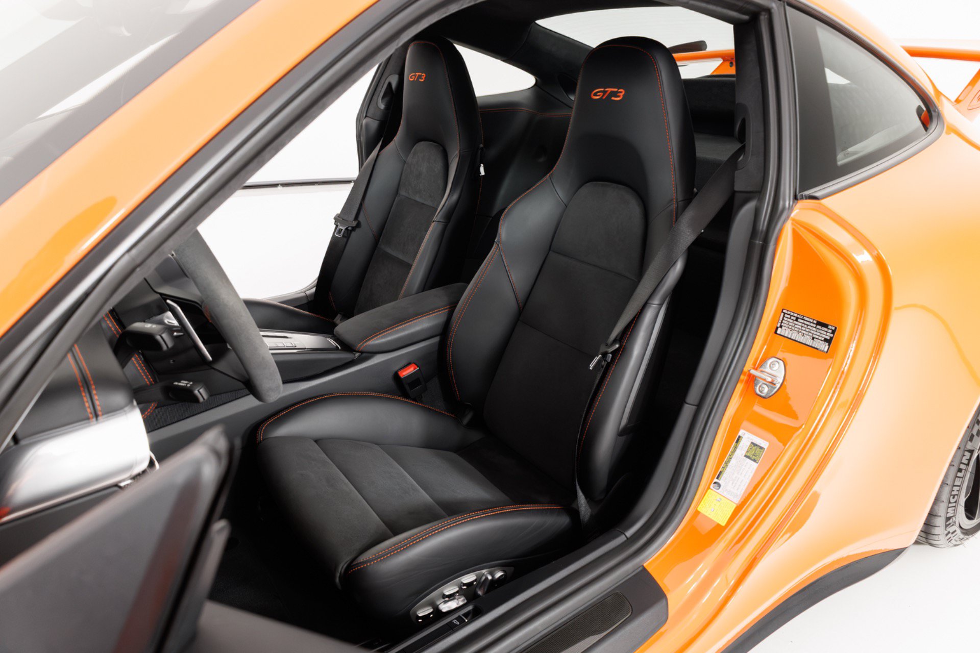 Used 2018 Porsche 911 GT3 RWD image 16
