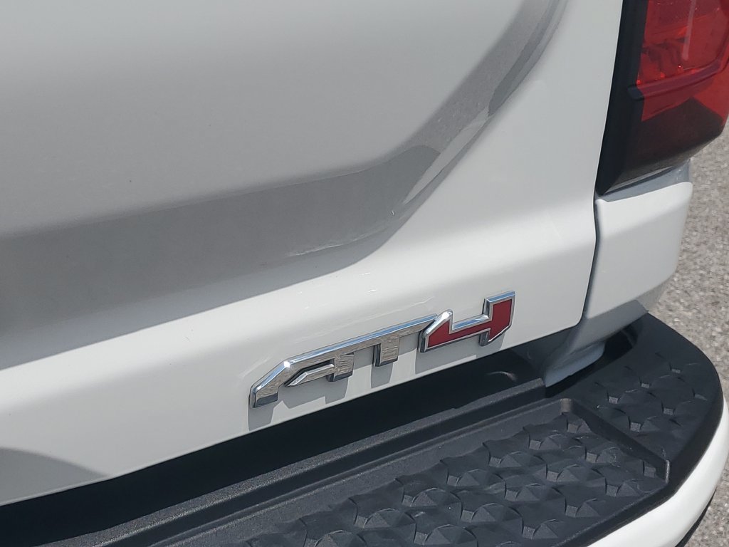 Certified 2025 GMC Canyon AT4 AWD/4WD image 12