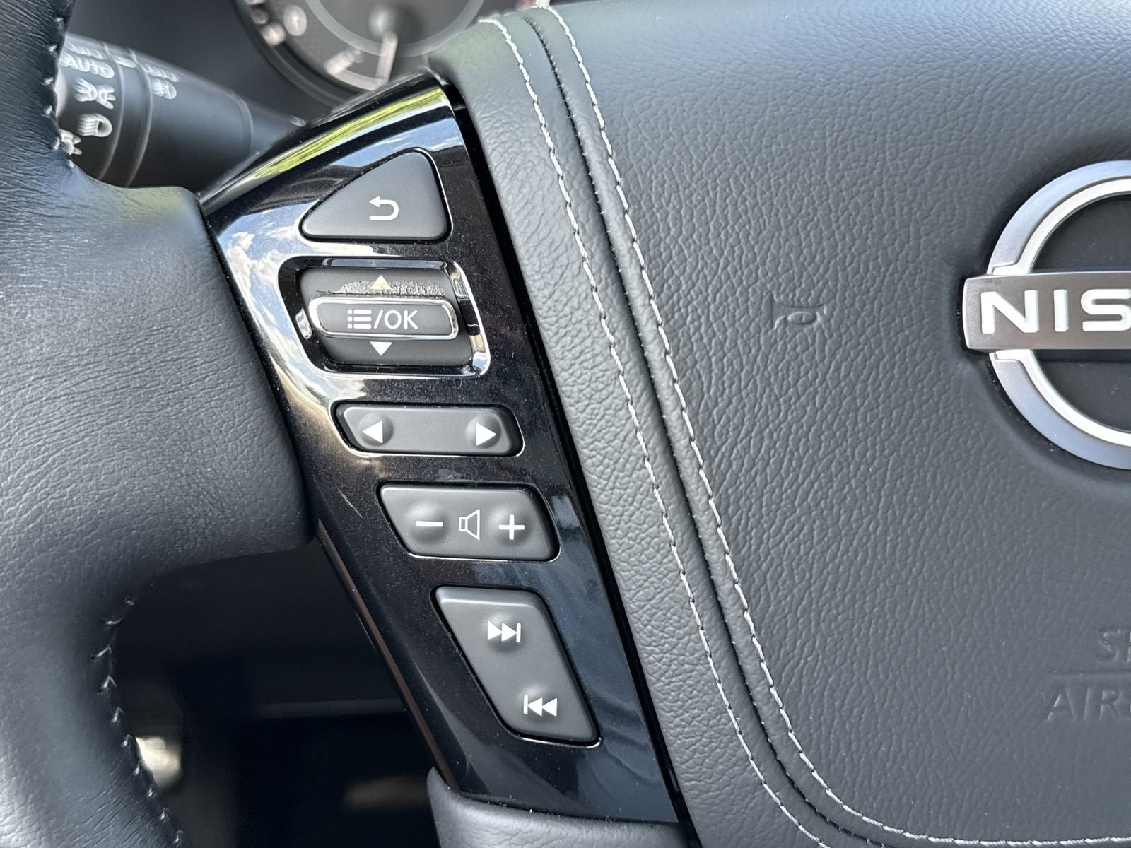 Used 2024 Nissan Armada Platinum w/ Captain's Chairs Package image 24