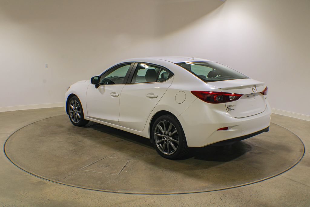 Used 2018 MAZDA MAZDA3 Grand Touring FWD image 3