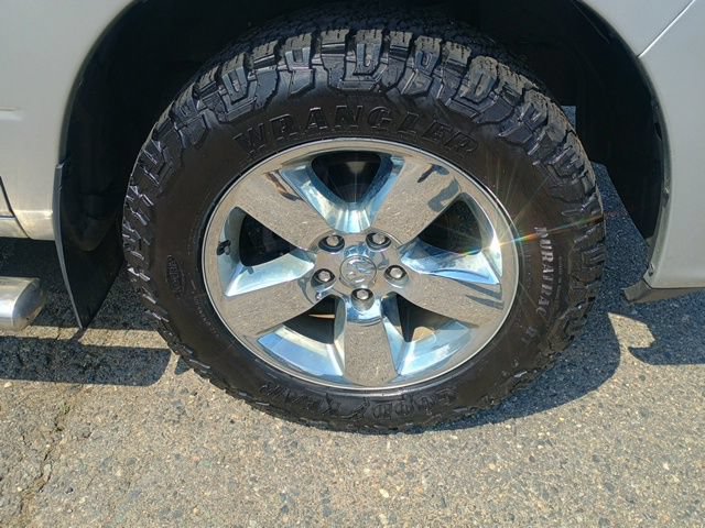 Used 2019 RAM 1500 Express w/ Express Value Package AWD/4WD image 10