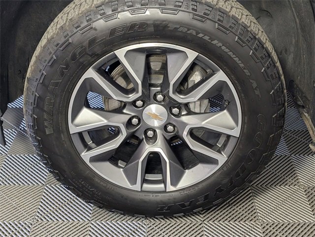Used 2025 Chevrolet Silverado 1500 LT image 8