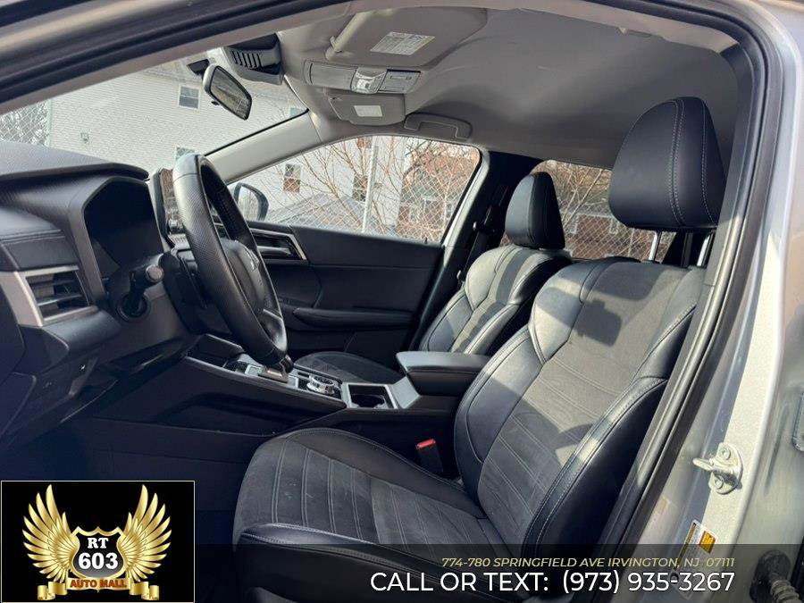 Used 2024 Mitsubishi Outlander AWD image 21
