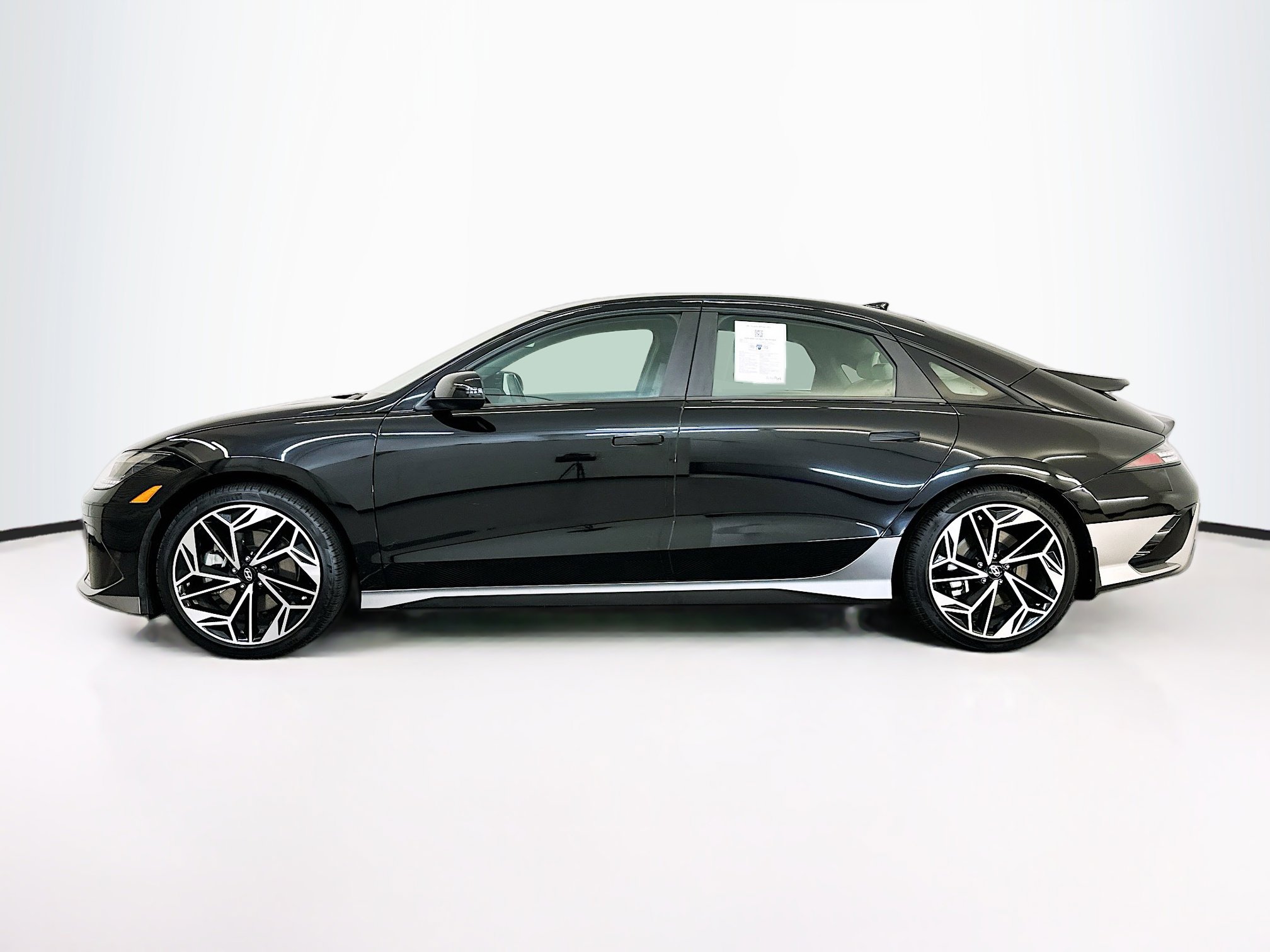 Used 2023 Hyundai Ioniq 6 SEL image 4