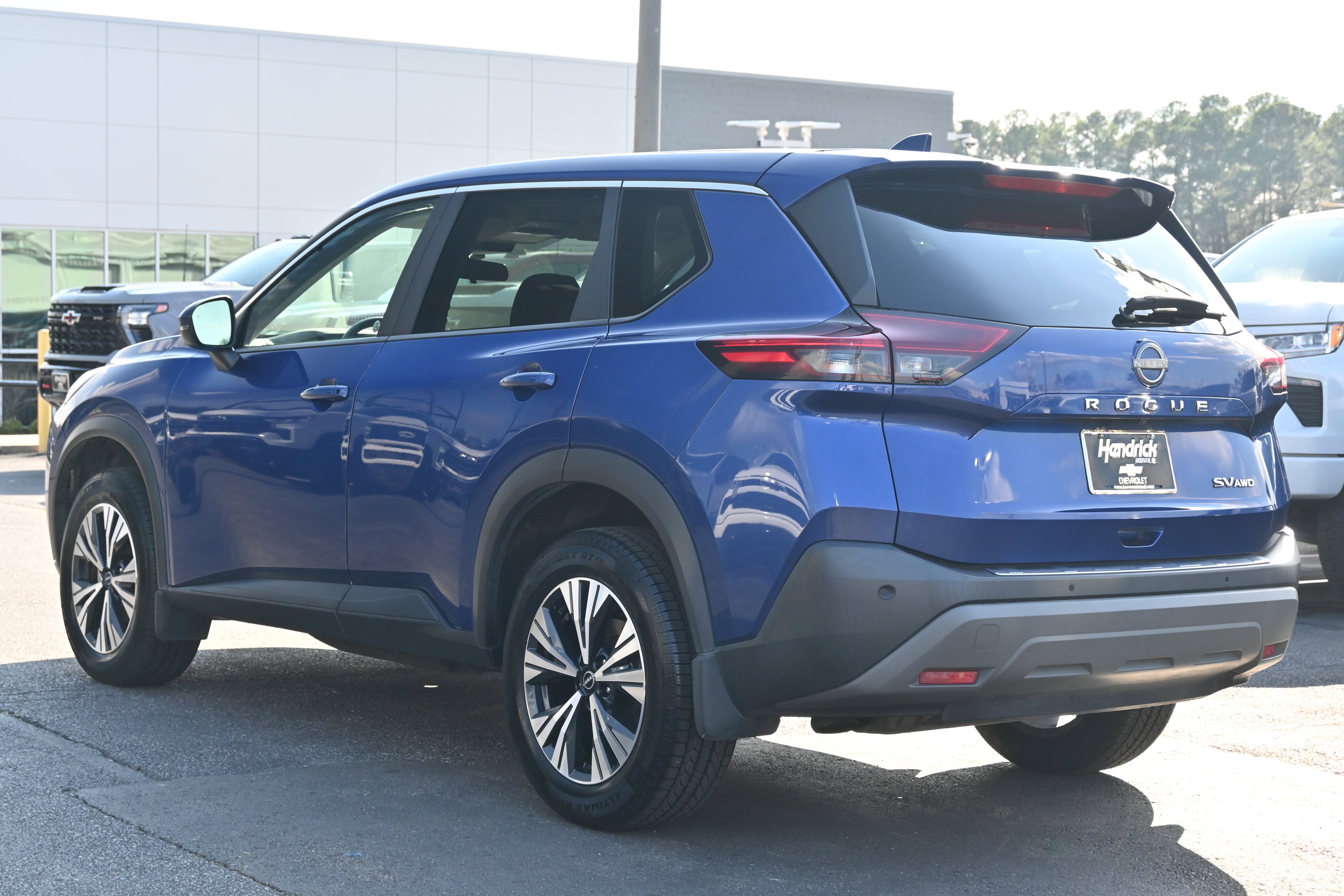 Used 2023 Nissan Rogue SV image 11