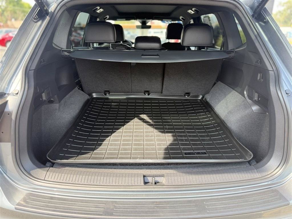Used 2022 Volkswagen Tiguan SEL R-Line AWD/4WD image 14
