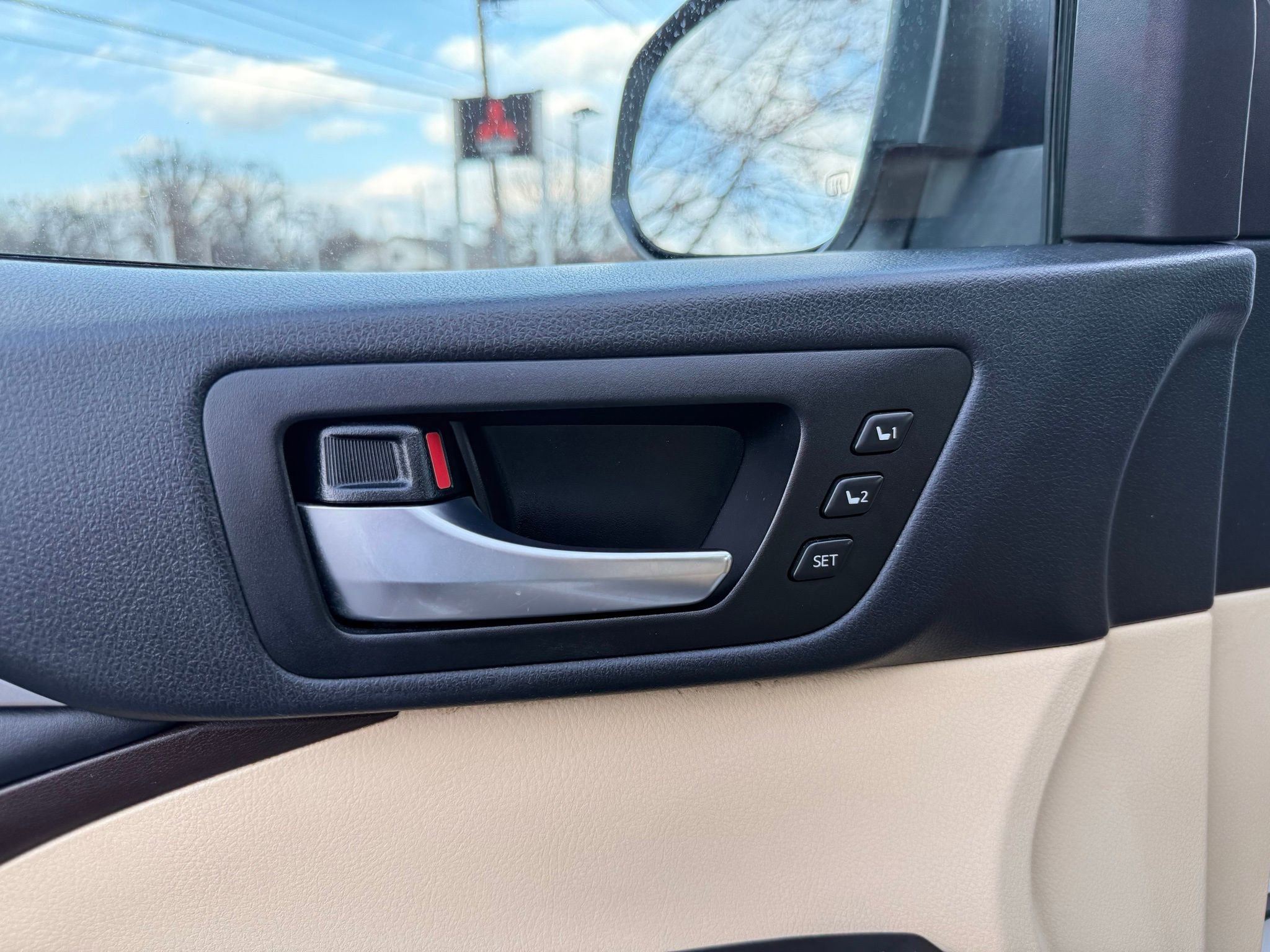 Used 2019 Toyota Highlander Limited AWD/4WD image 43