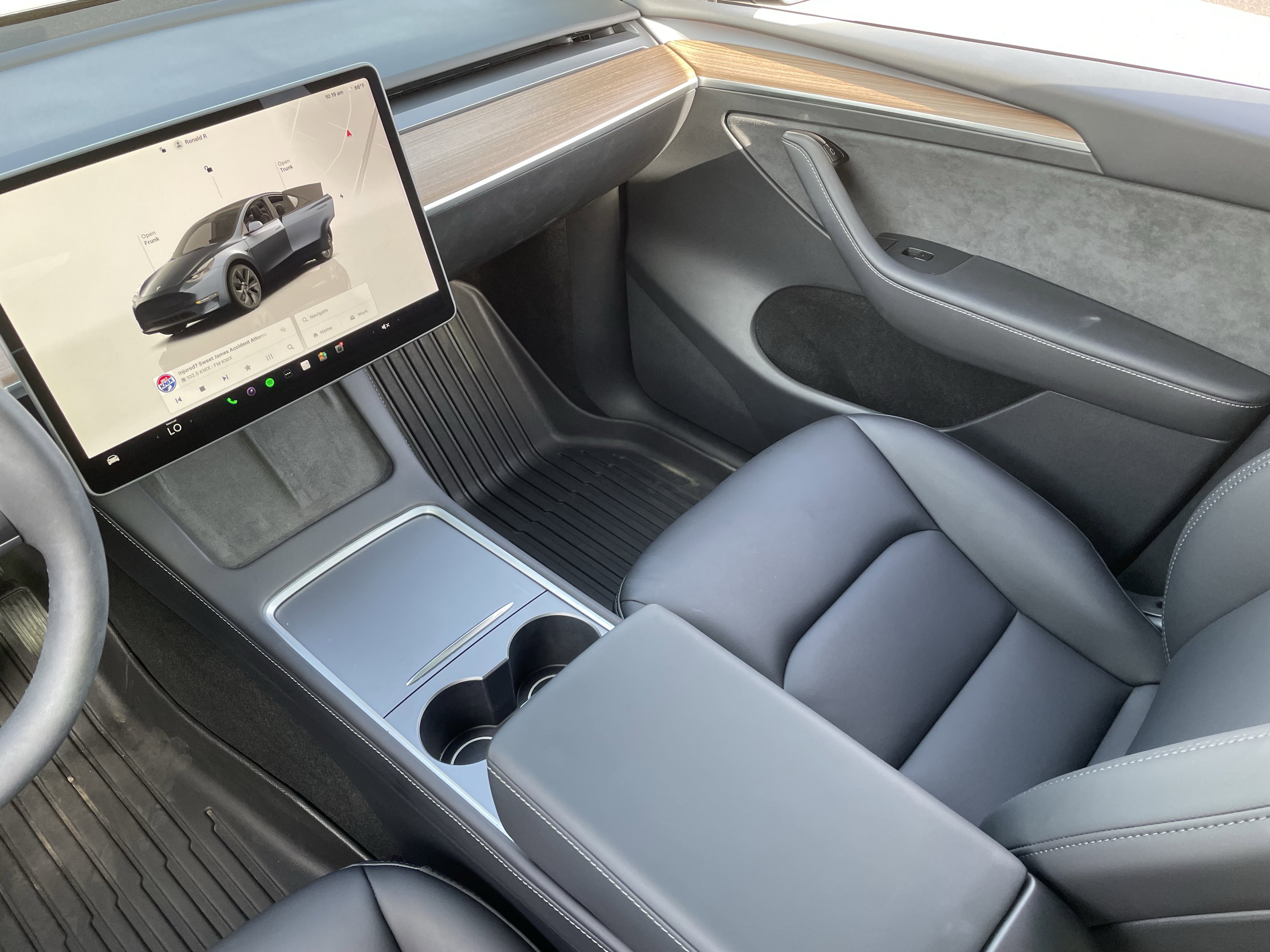 Used 2025 Tesla Model Y Long Range image 17