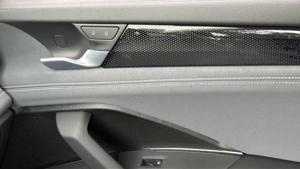 New 2026 Volkswagen Tiguan SE FWD image 13