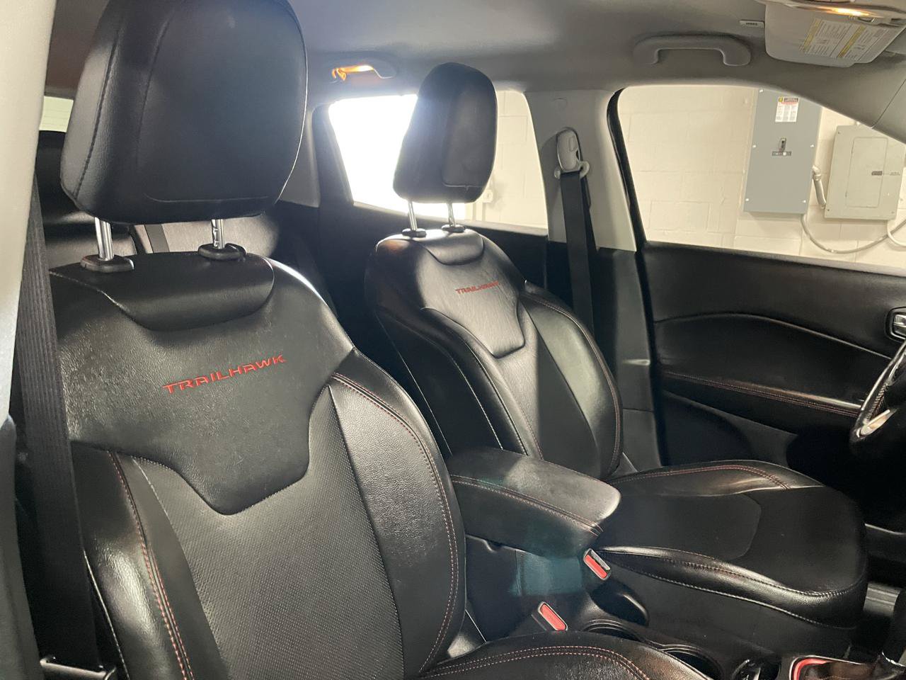 Used 2019 Jeep Compass Trailhawk w/ Leather Interior Group AWD/4WD image 13