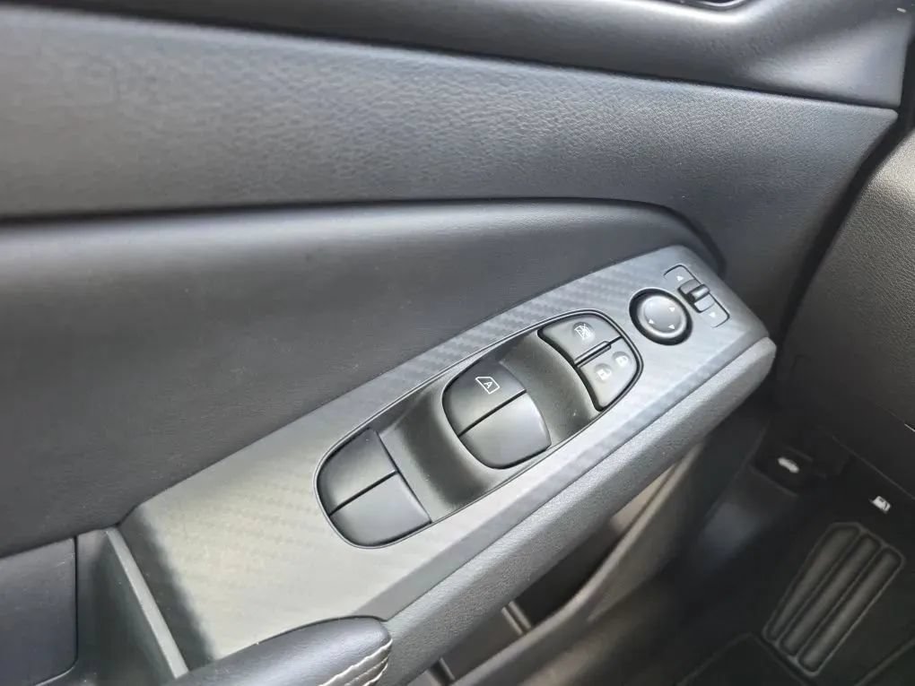 Used 2024 Nissan Altima 2.5 SV w/ SV Premium Package FWD image 23