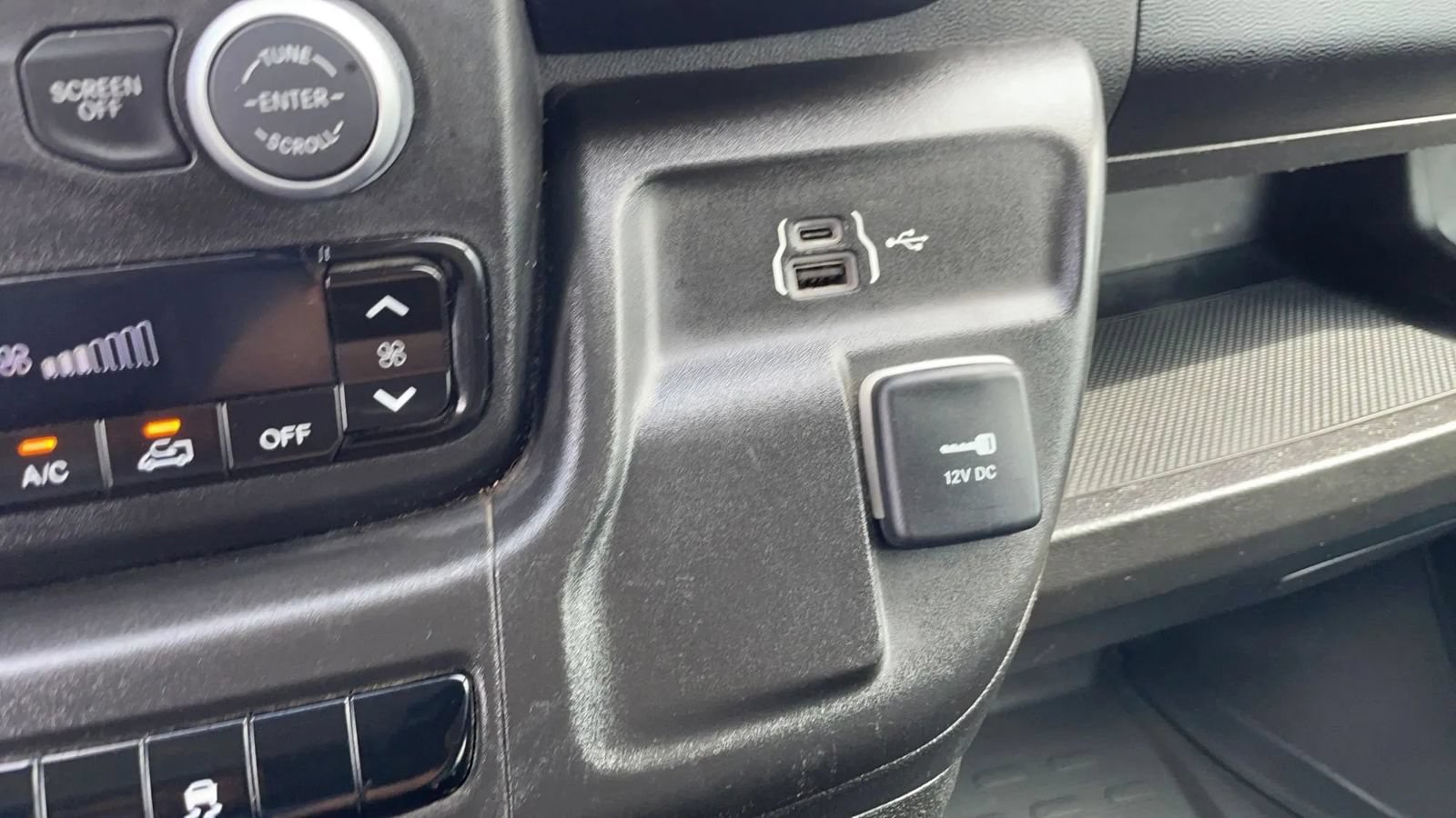 Used 2025 RAM ProMaster 3500 w/ Convenience Group FWD image 12
