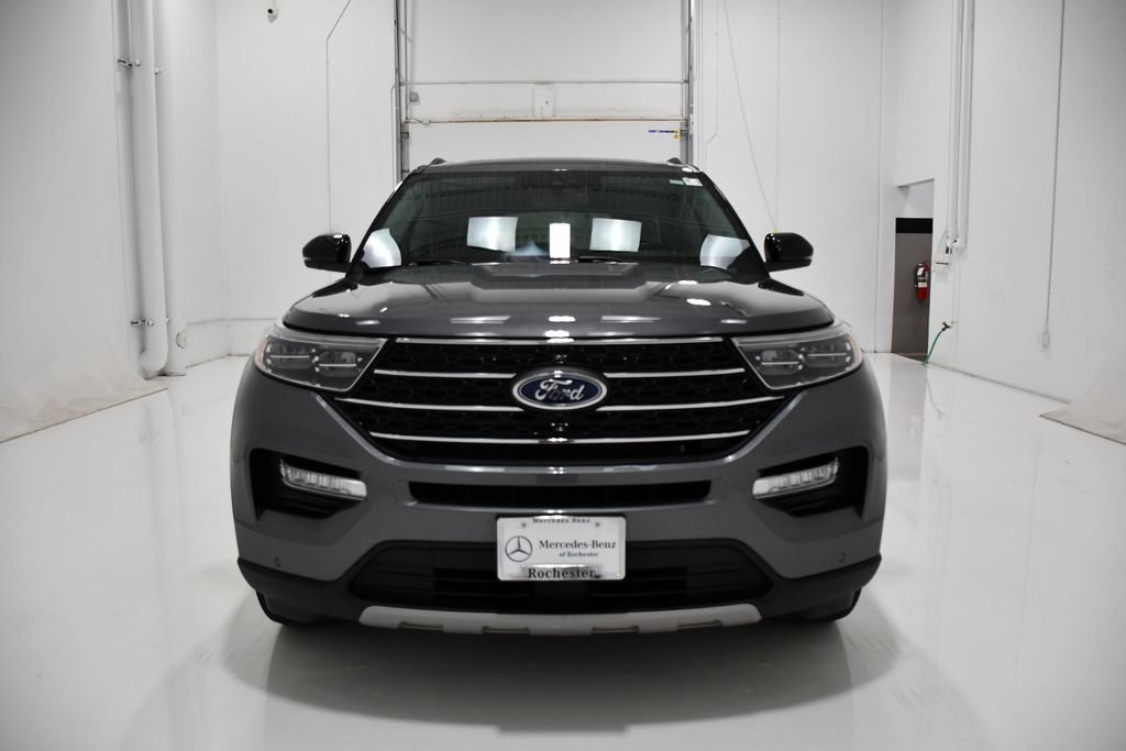Used 2024 Ford Explorer XLT w/ Equipment Group 202A AWD/4WD image 2
