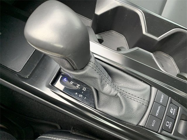 Used 2025 Toyota Camry SE image 25