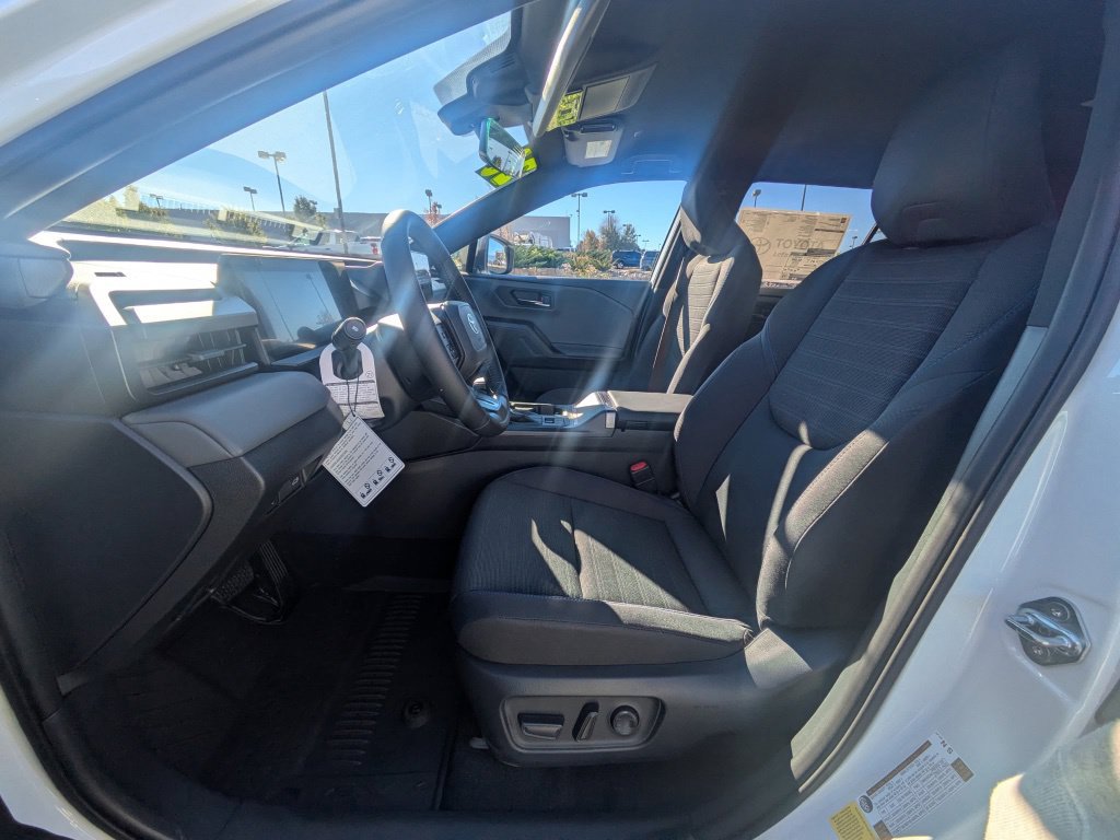 Used 2026 Toyota RAV4 SE w/ Convenience Package AWD/4WD image 11