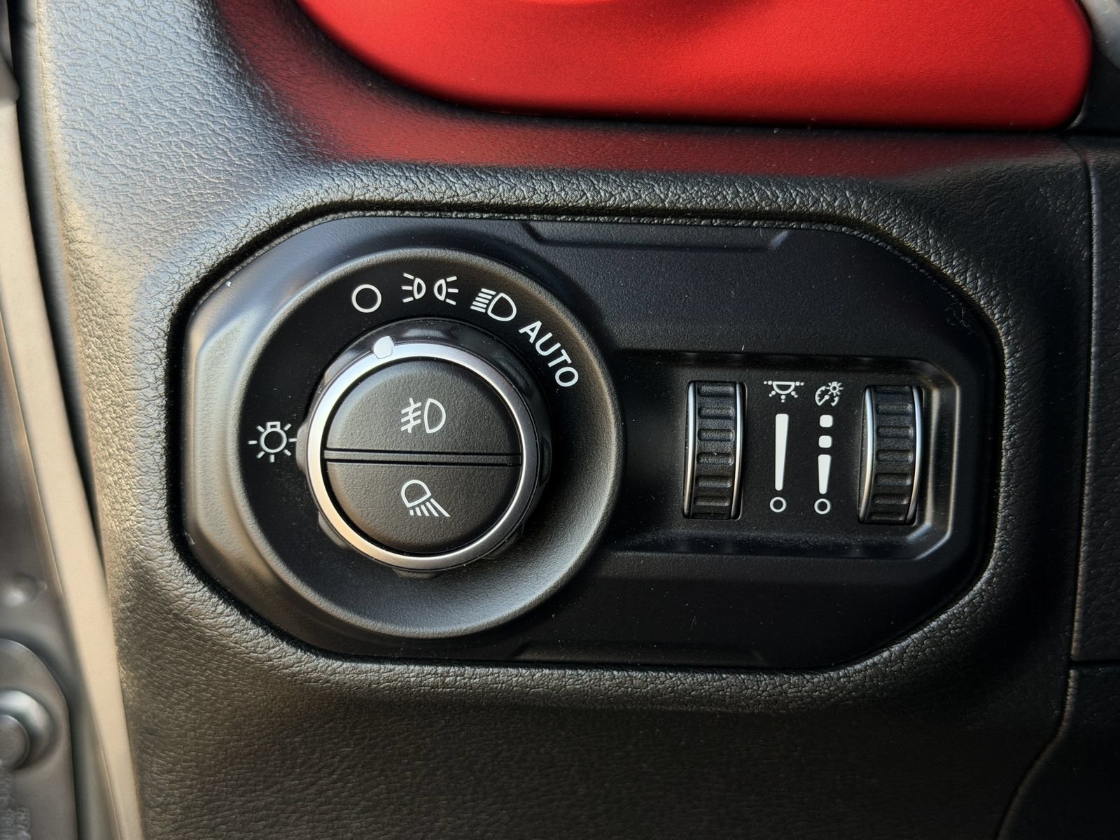 Used 2020 Jeep Gladiator Rubicon AWD/4WD image 23