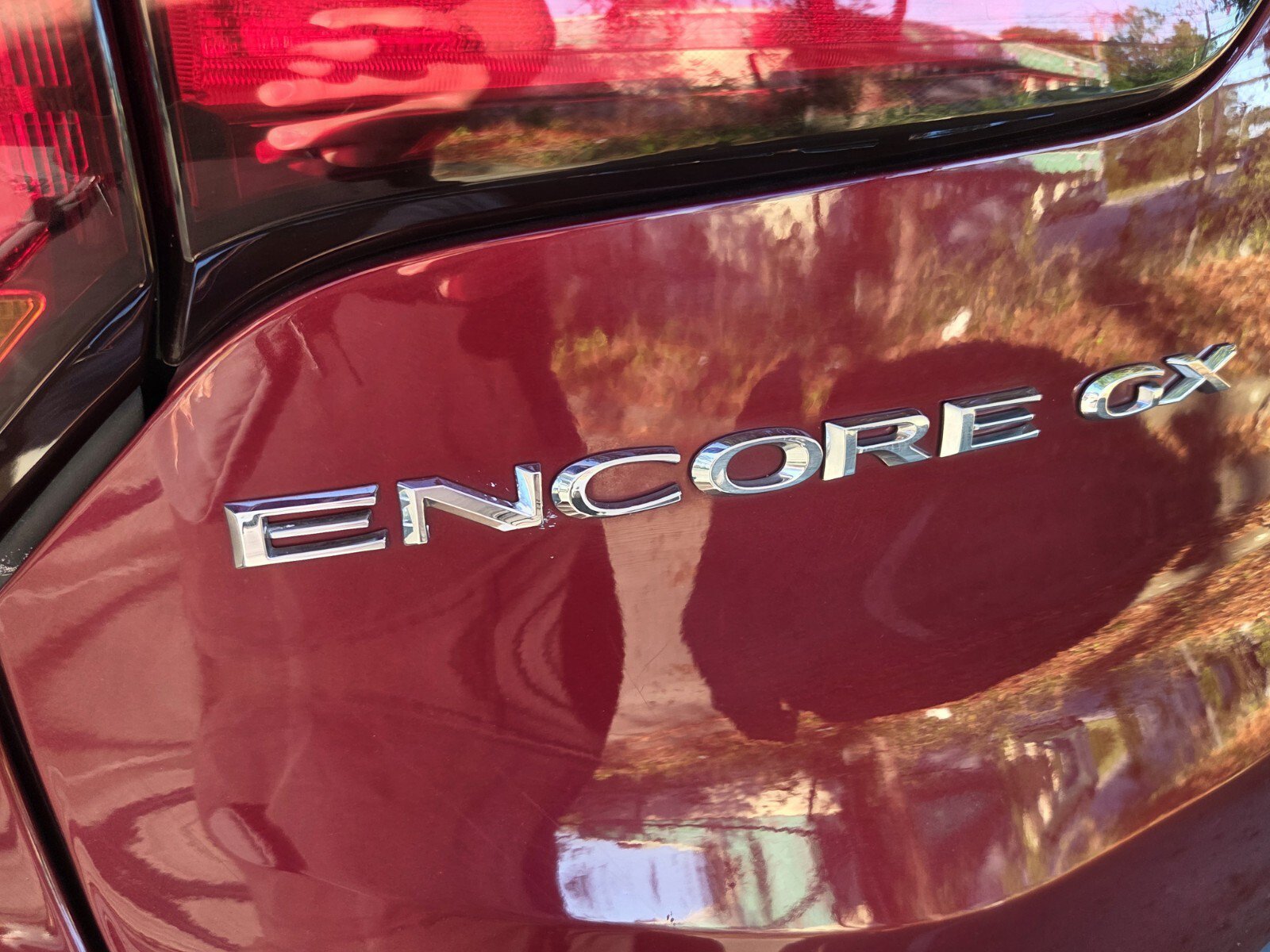 Used 2023 Buick Encore GX Essence w/ Experience Buick Package FWD image 18