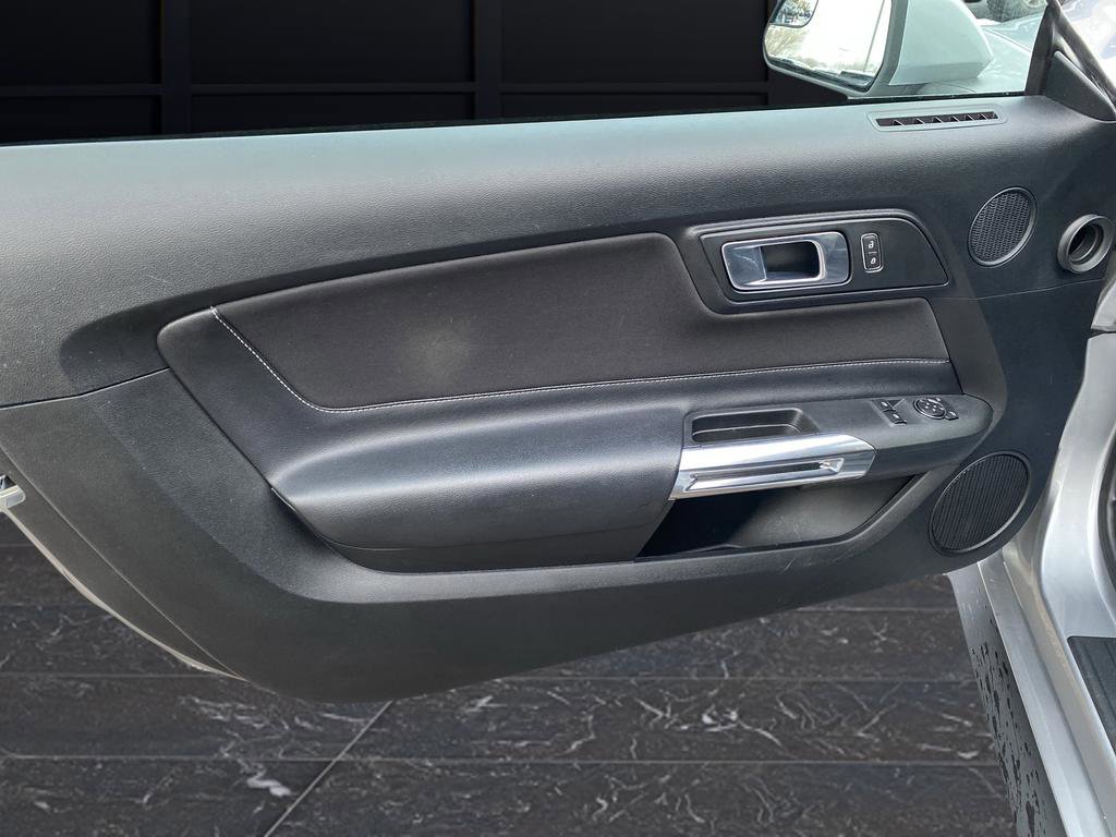 Used 2020 Ford Mustang EcoBoost w/ Equipment Group 101A image 32