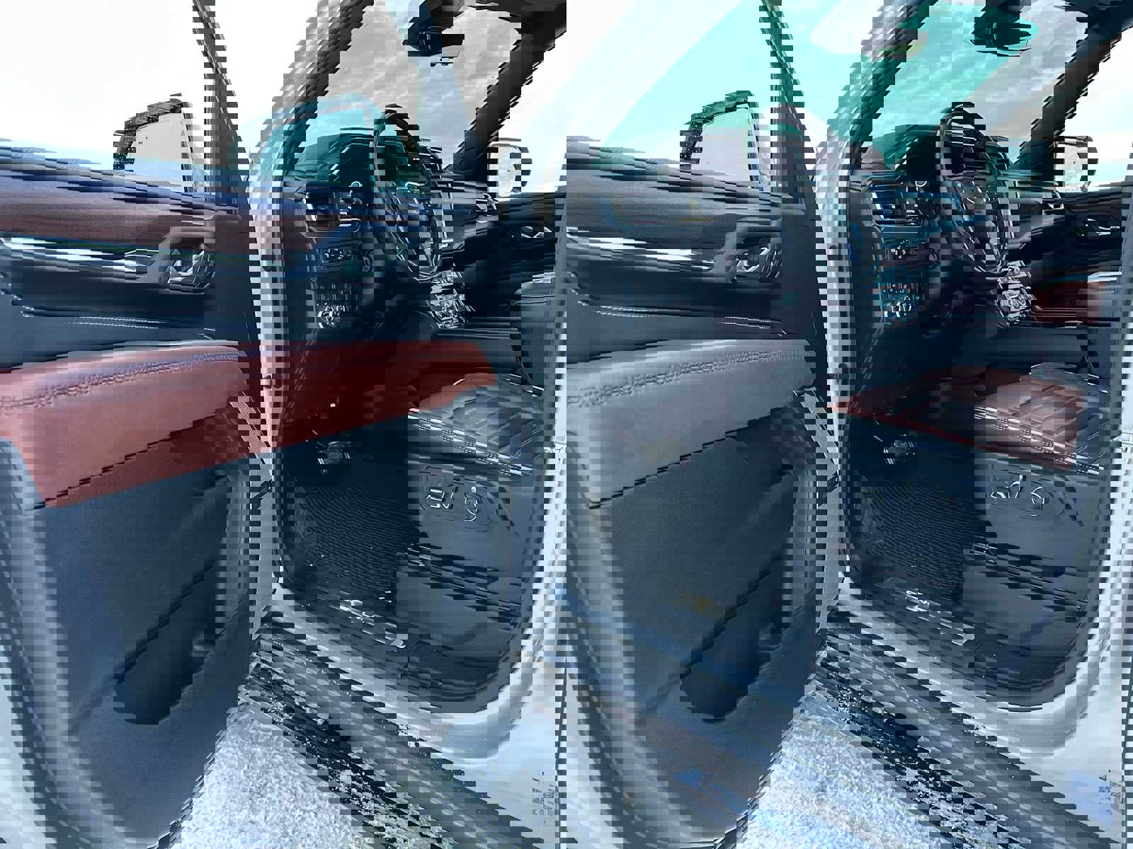 Used 2024 GMC Yukon XL Denali Ultimate image 22