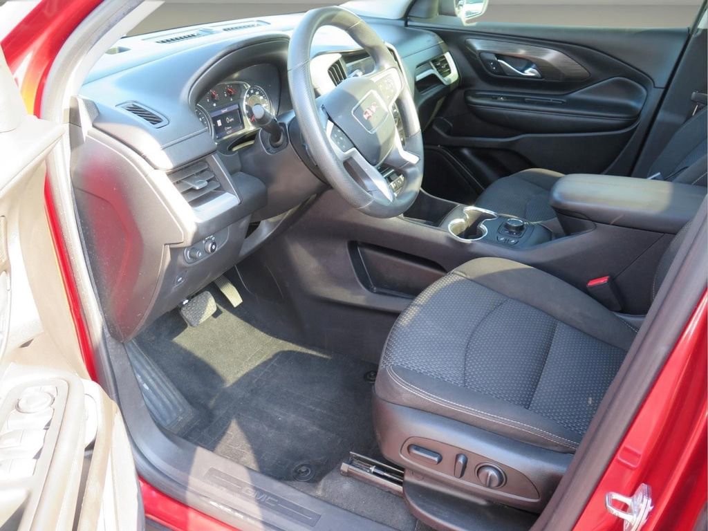 Used 2023 GMC Terrain SLE w/ Driver Convenience Package FWD image 9