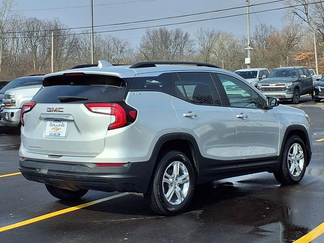 Used 2022 GMC Terrain SLE w/ Driver Convenience Package image 2