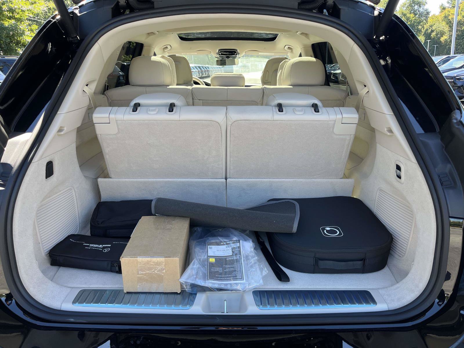 New 2027 Mercedes-Benz EQS 400 4MATIC SUV image 10