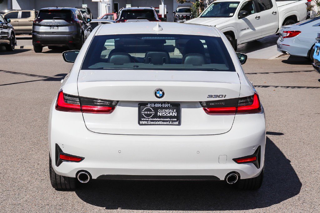 Used 2022 BMW 330i Sedan w/ Driving Assistance Package RWD image 7