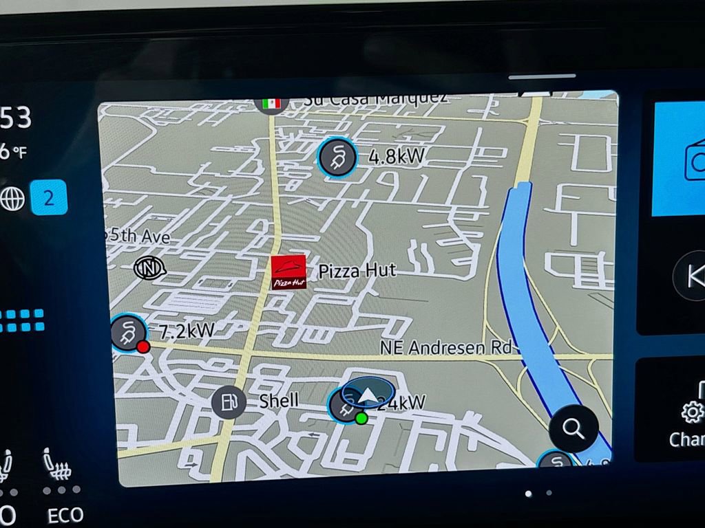 Used 2023 Volkswagen ID.4 Standard image 16