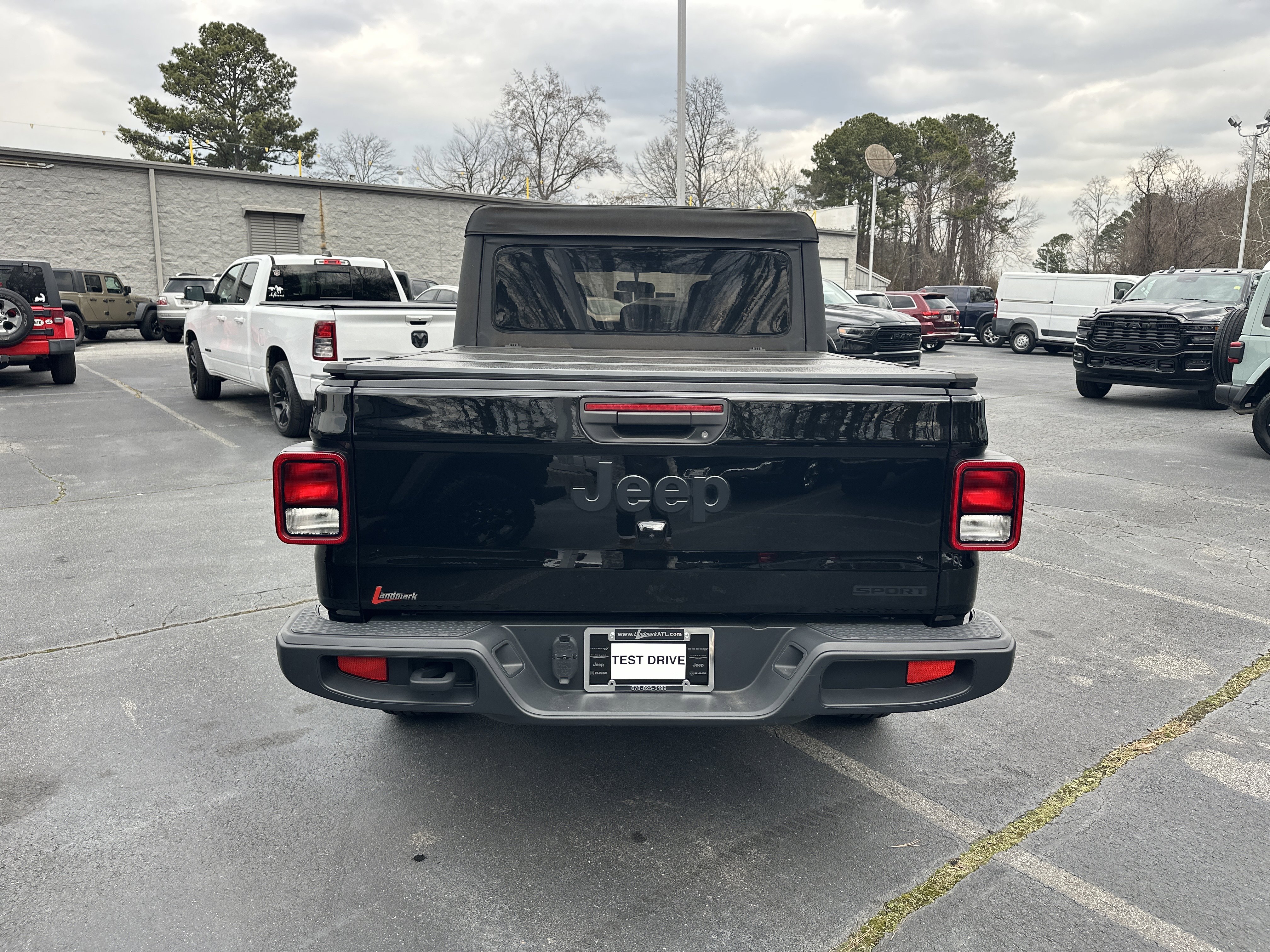 Used 2021 Jeep Gladiator Sport image 8