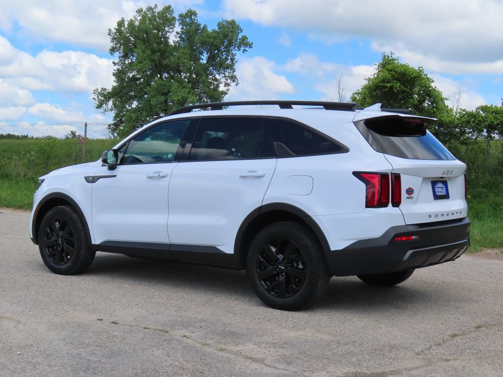 Certified 2022 Kia Sorento S w/ Panoramic Sunroof Package AWD/4WD image 32