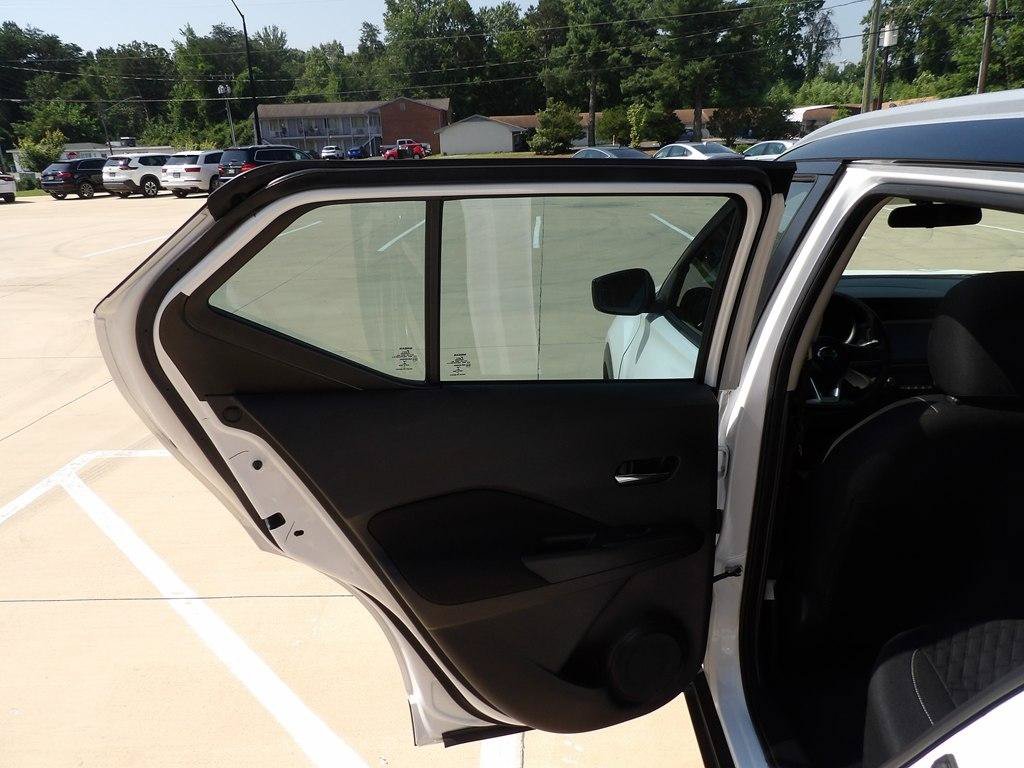 Used 2021 Nissan Kicks SV FWD image 26