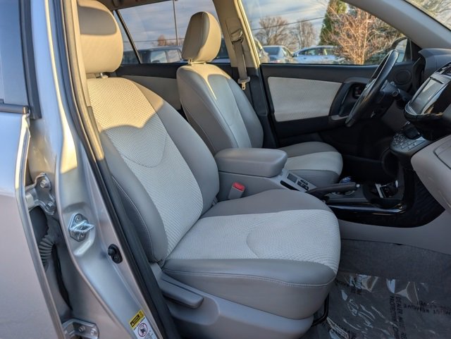 Used 2014 Toyota RAV4 EV image 23