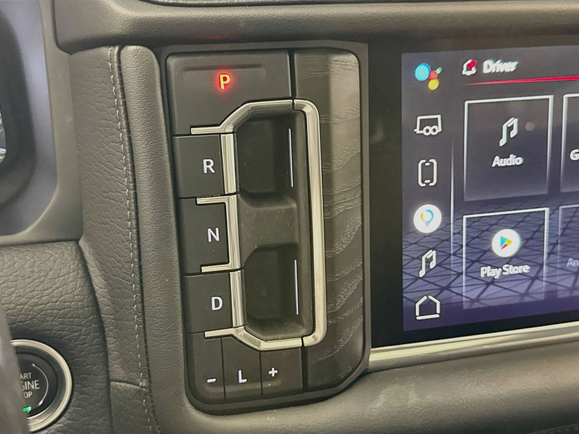 Used 2022 GMC Yukon Denali w/ Denali Premium Package RWD image 18