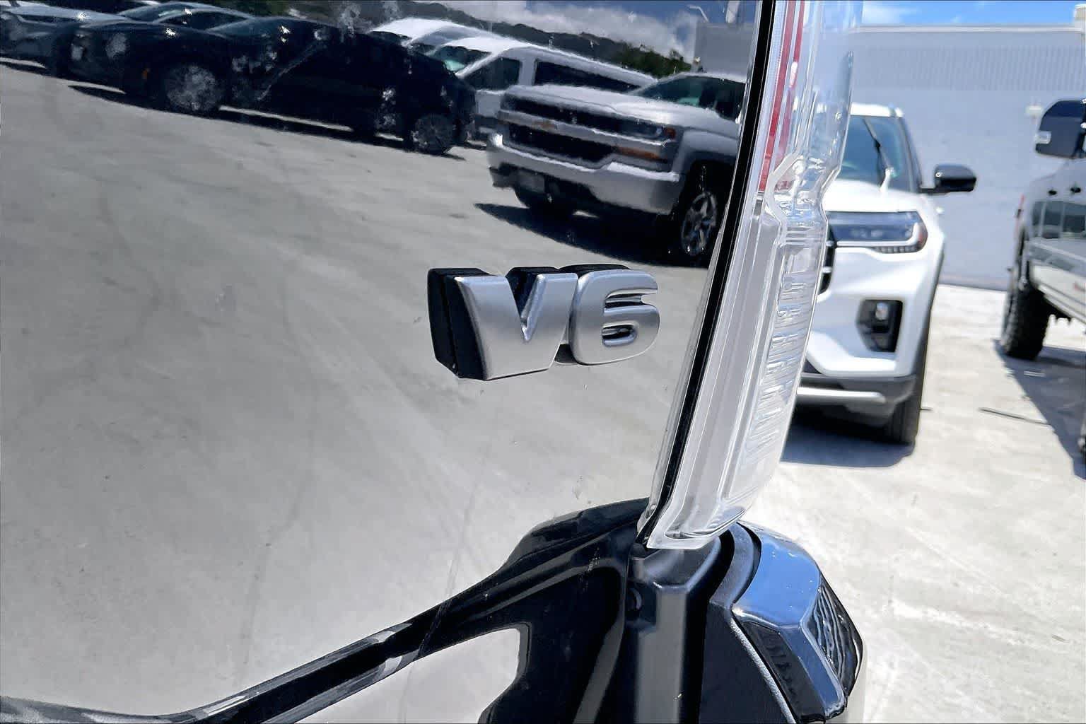Used 2023 Toyota Tacoma TRD Off-Road AWD/4WD image 7