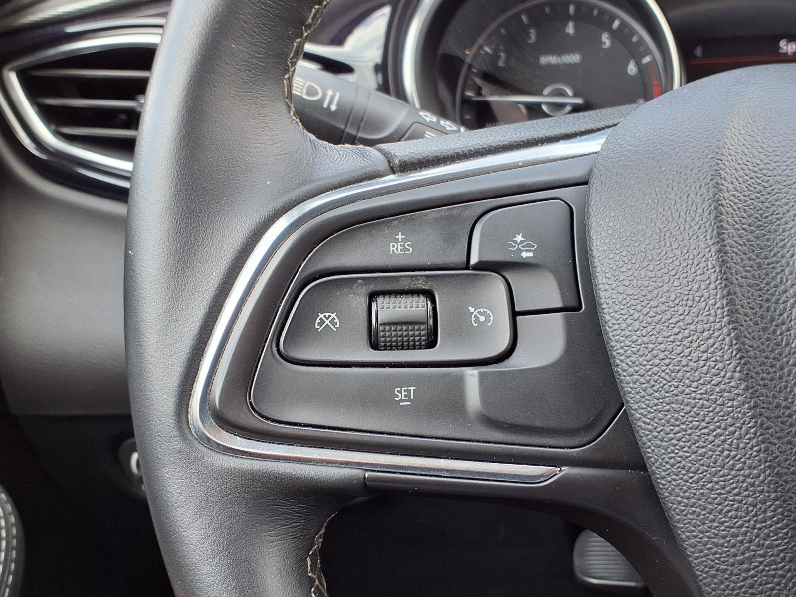 Used 2023 Buick Encore GX Select w/ Sport Touring Package image 17