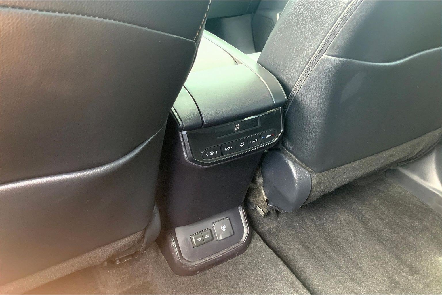 Used 2026 Toyota Highlander Limited AWD/4WD image 41