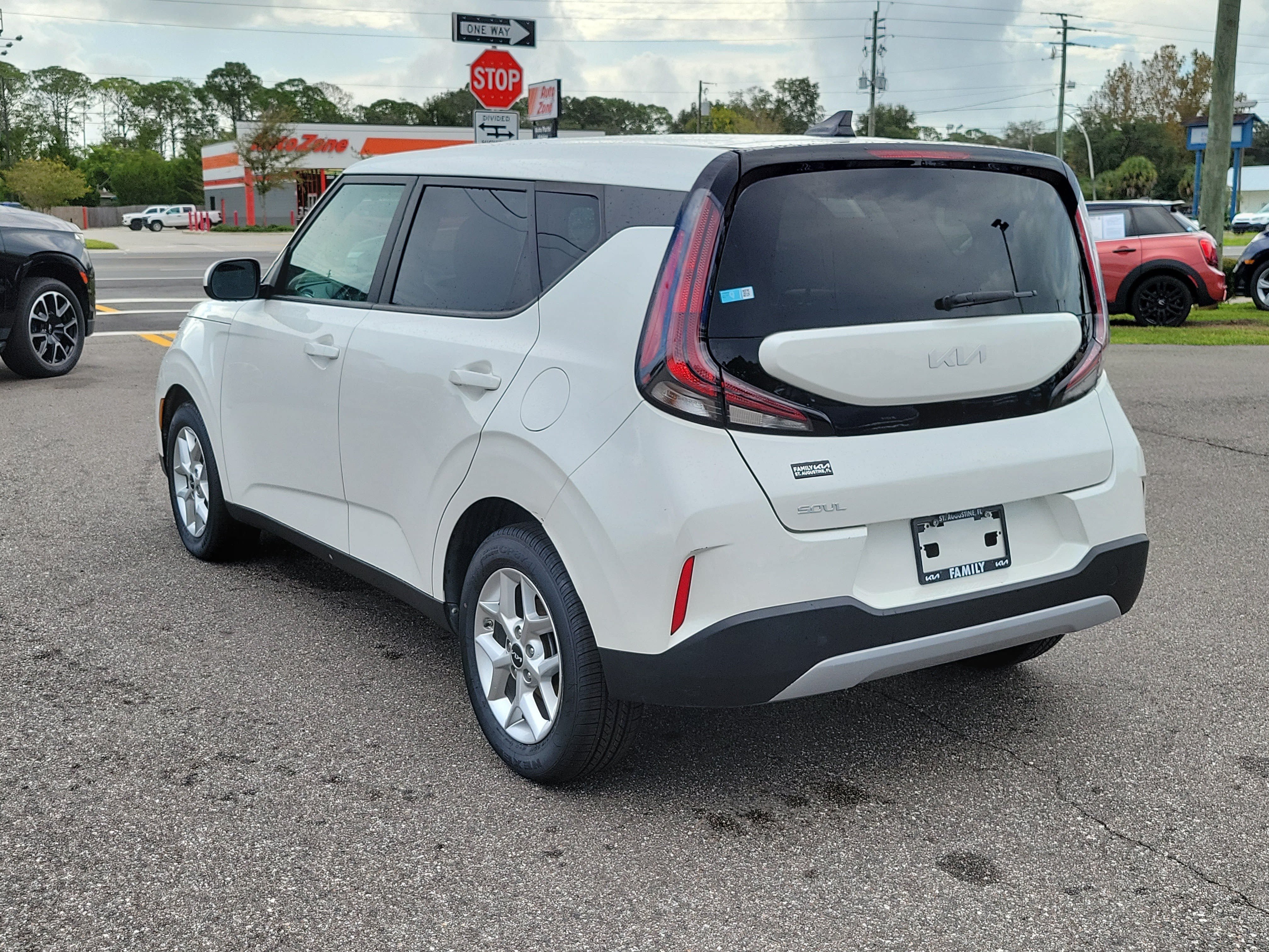 Certified 2024 Kia Soul LX w/ Option Group 015 FWD image 4