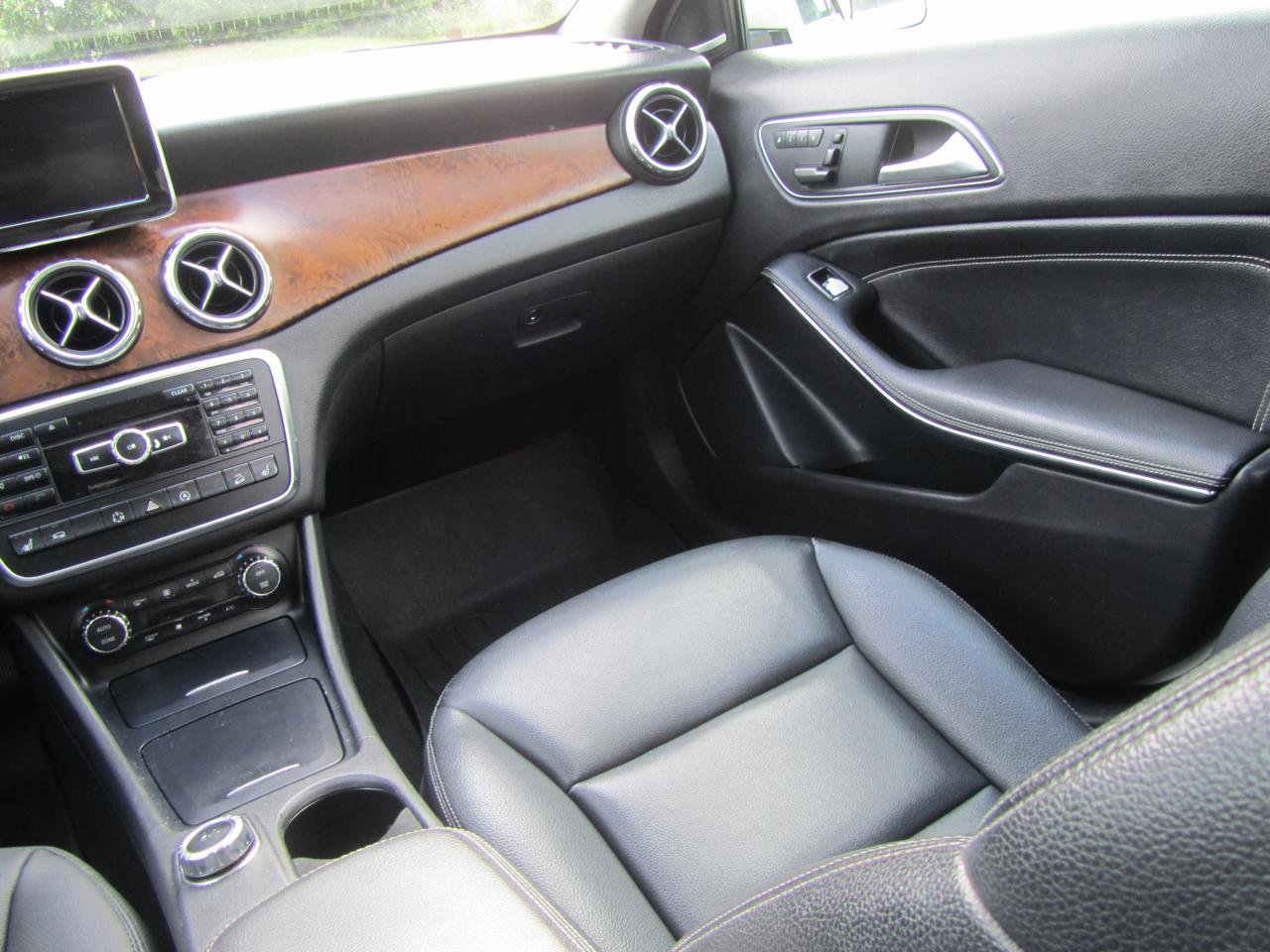 Used 2015 Mercedes-Benz GLA 250 4MATIC image 14