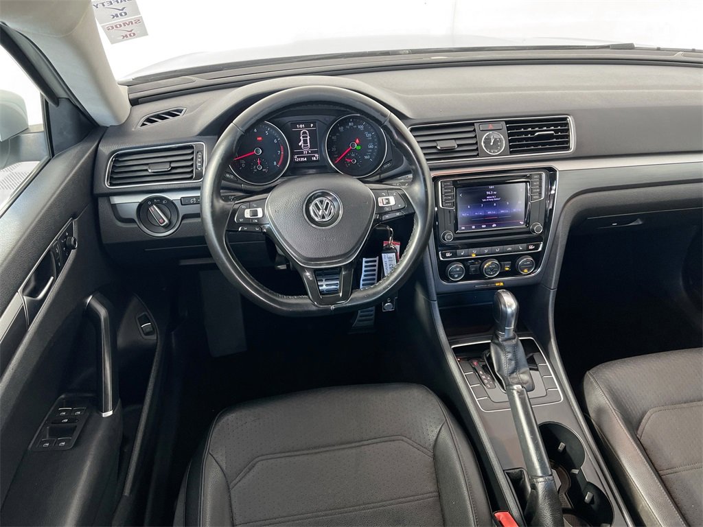 Used 2017 Volkswagen Passat 1.8T R-Line image 20