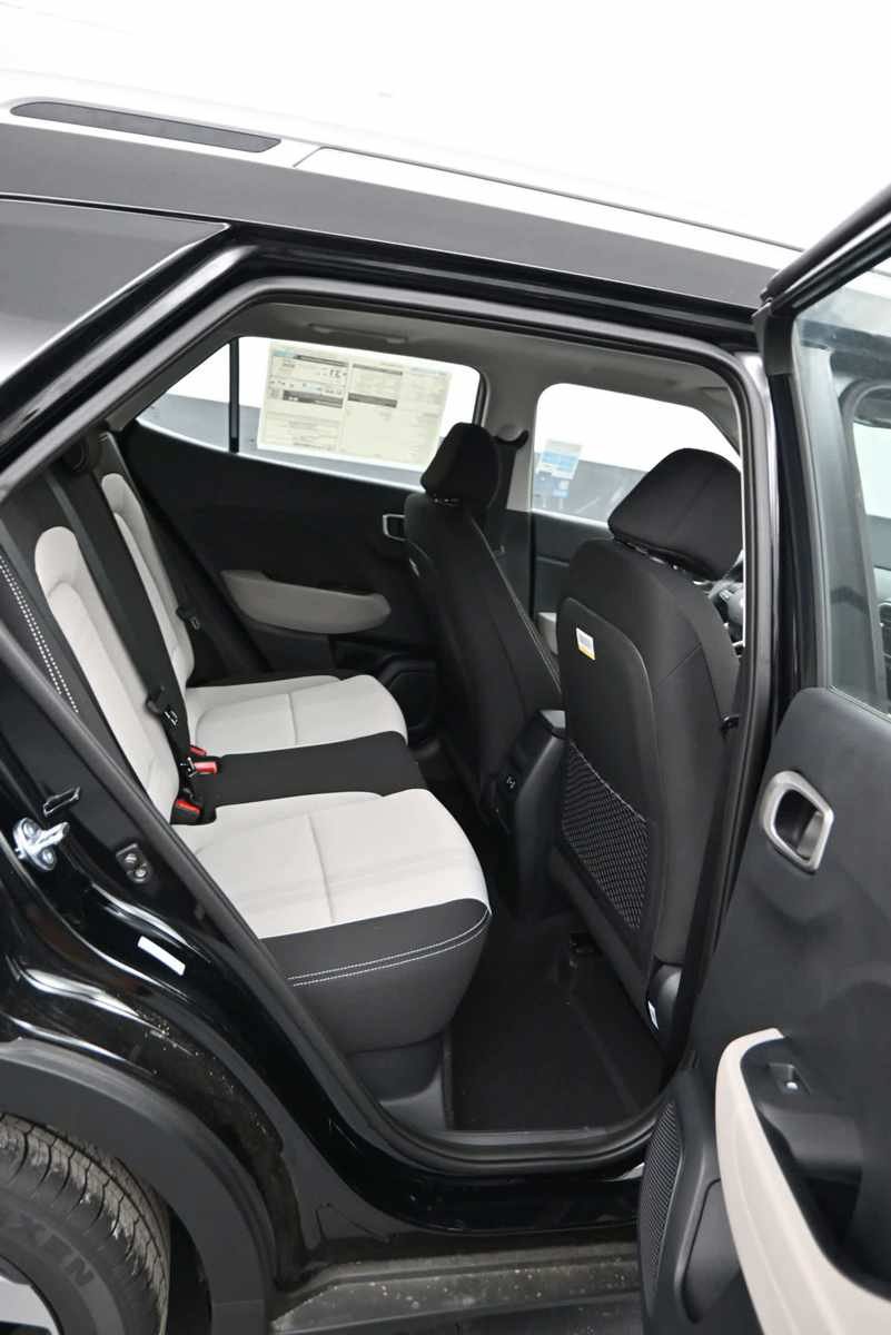 New 2026 Hyundai Venue SEL FWD image 12
