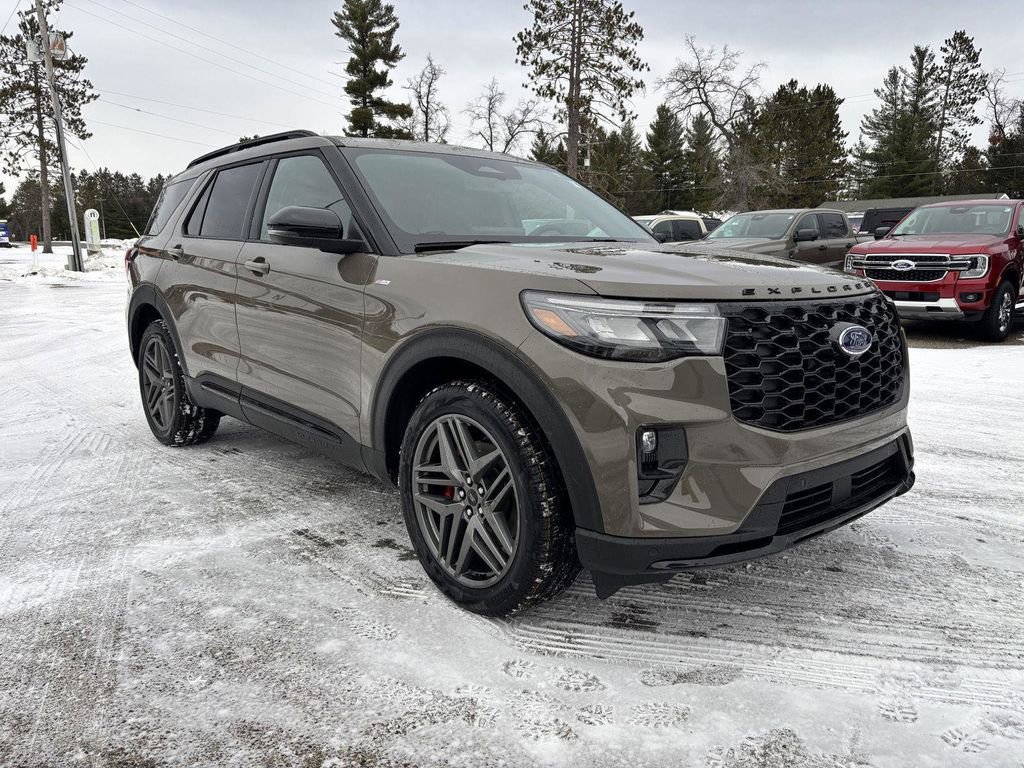 New 2026 Ford Explorer ST-Line w/ ST-Line Street Pack