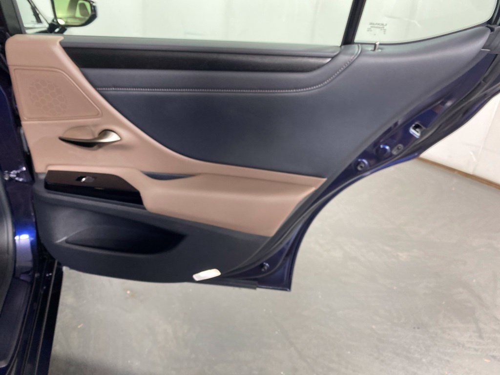 Certified 2025 Lexus ES 300h w/ Premium Package FWD image 30