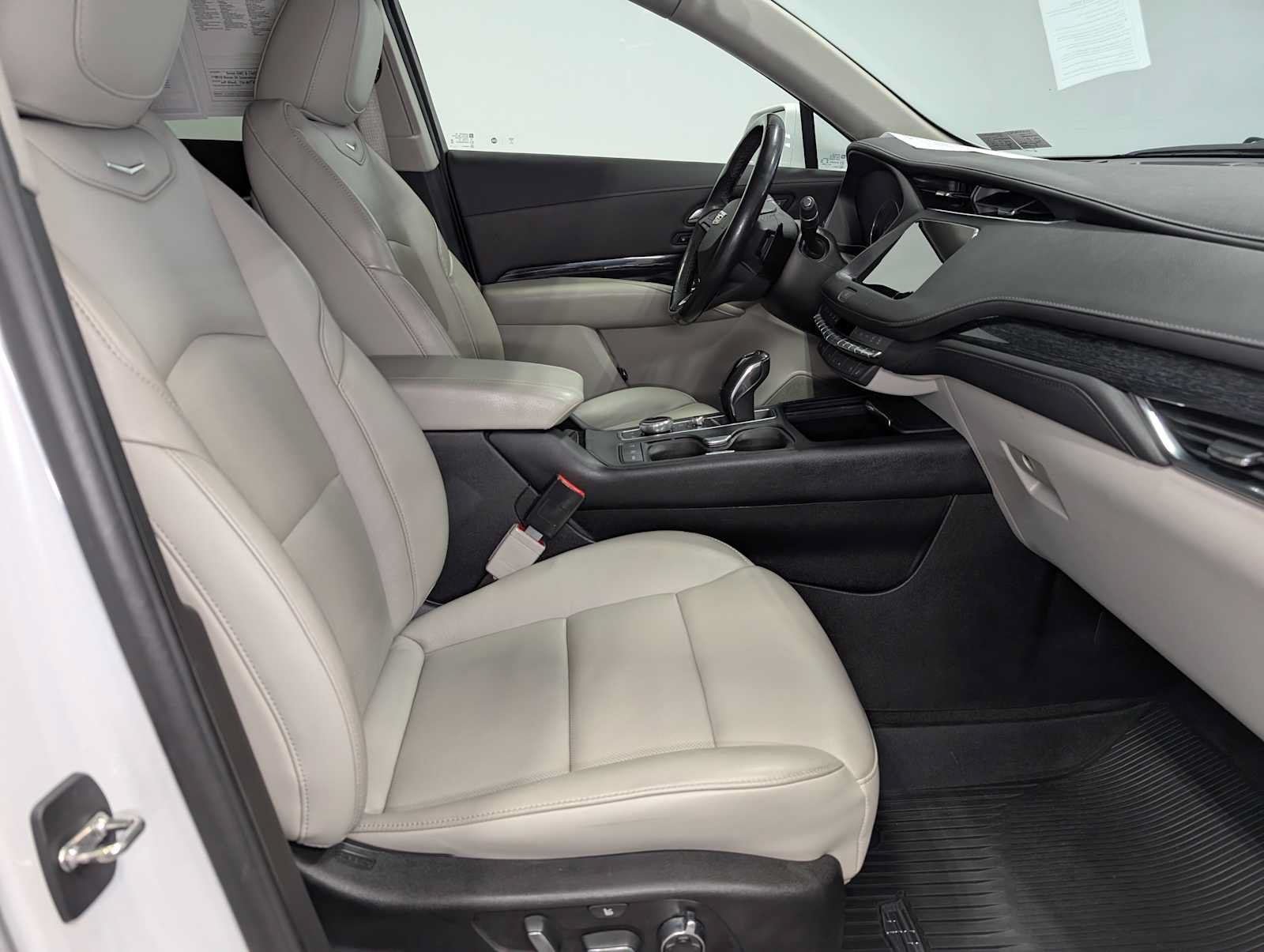 Used 2019 Cadillac XT4 Premium Luxury AWD/4WD image 42