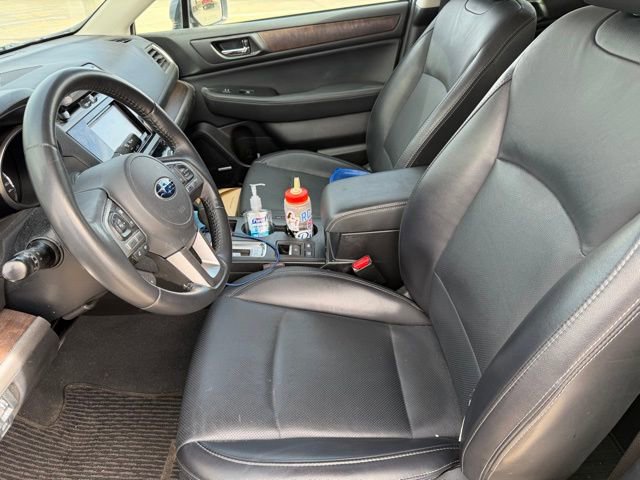 Used 2017 Subaru Outback 2.5i Limited image 2