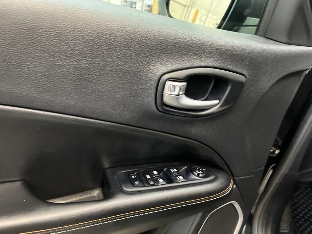 Used 2021 Jeep Compass Sport w/ Cold Weather Group AWD/4WD image 14