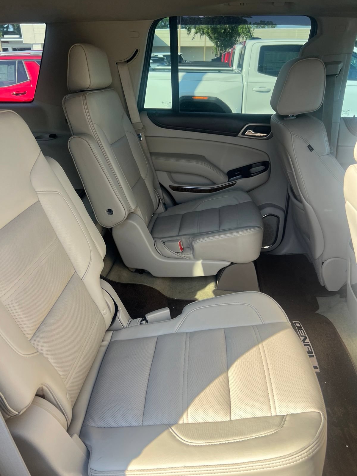 Used 2016 GMC Yukon Denali w/ Open Road Package AWD/4WD image 13