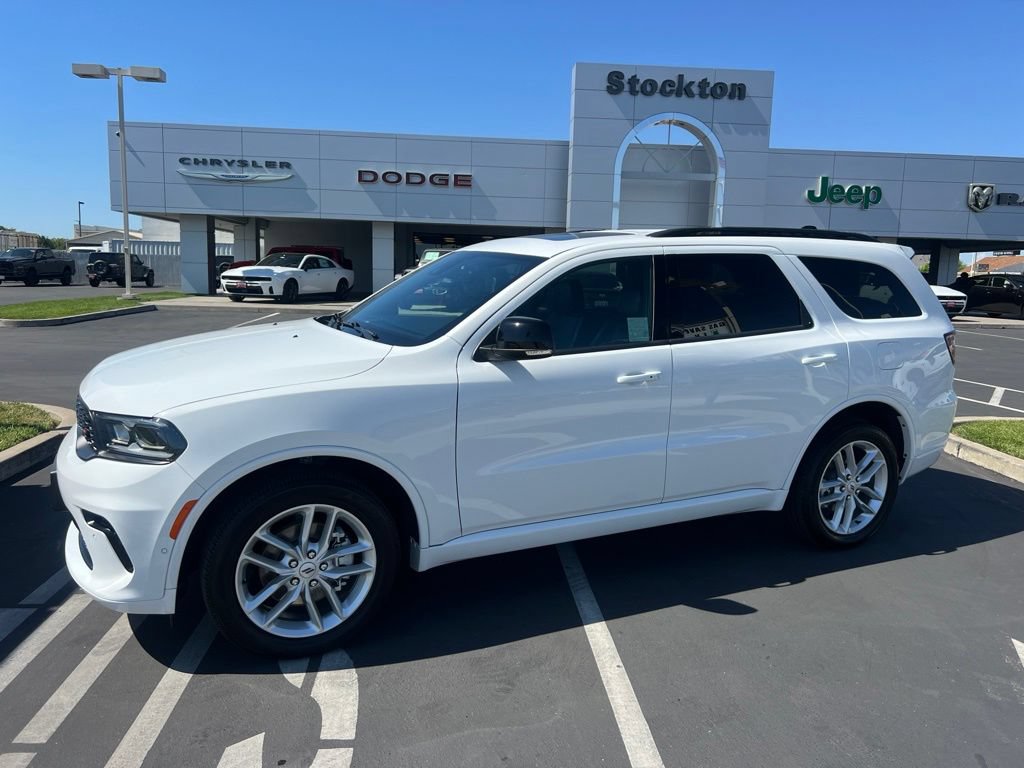Used 2025 Dodge Durango GT AWD/4WD image 3
