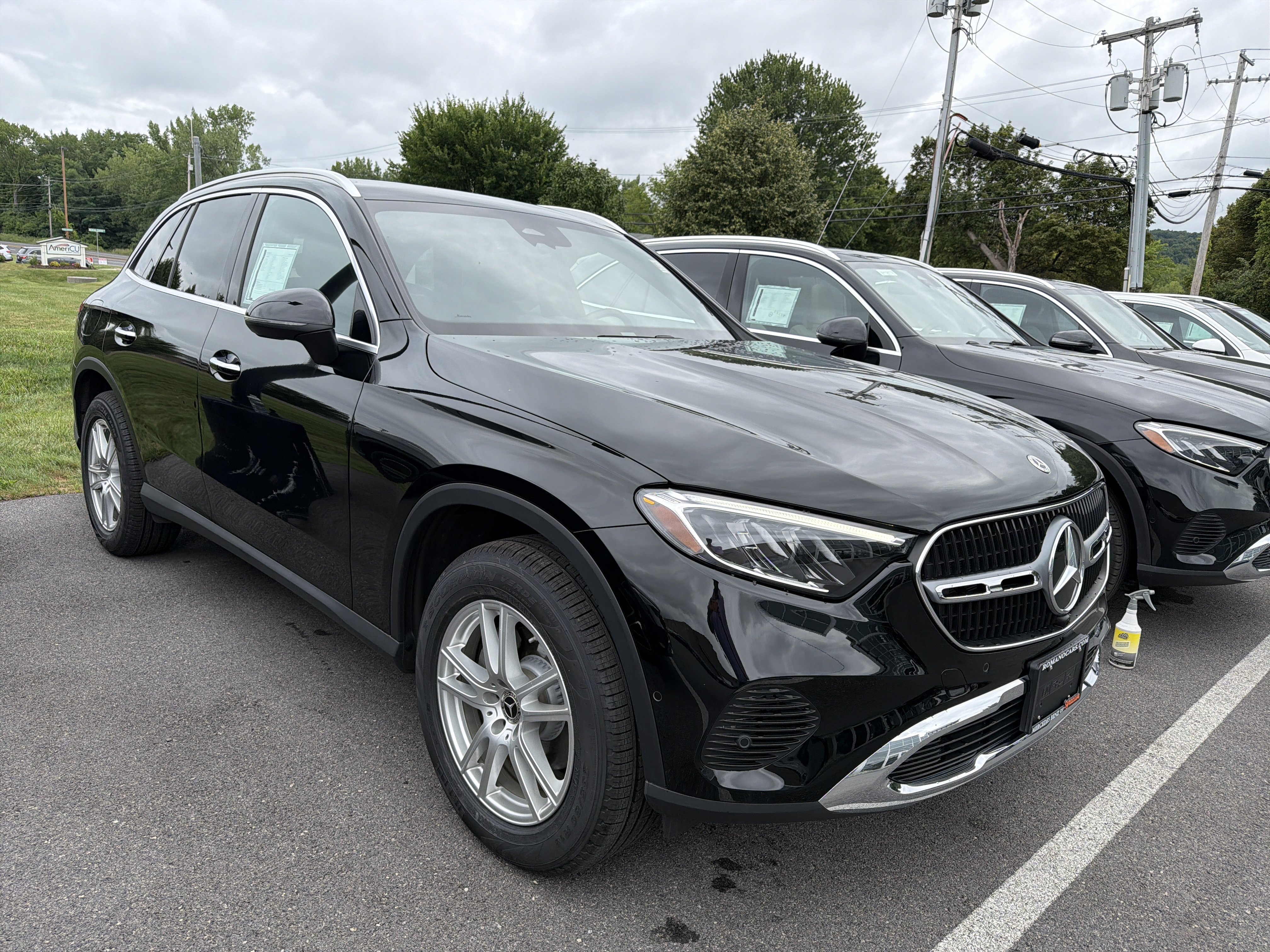 Used 2023 Mercedes-Benz GLC 300 4MATIC image 2