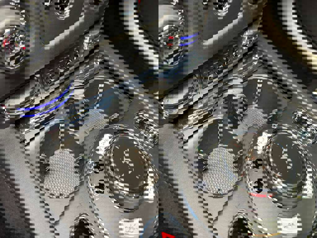 Used 2019 Rolls-Royce Dawn image 30